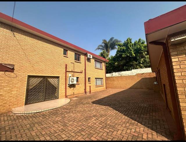 5 BEDROOM HOUSE FOR SALE IN LAUDIUM